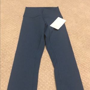 Lululemon wunder under size 4 NWT rare blue color